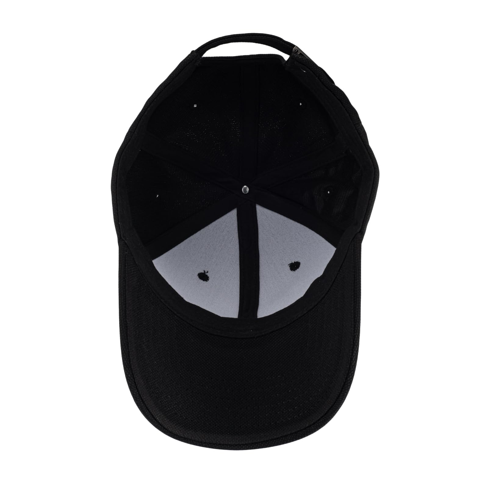Unisex silhouette of MagSølv magnetic cap suits any casual look.
