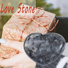 MAIBAOTA crystal heart velvet box is gift-ready for celebrations.