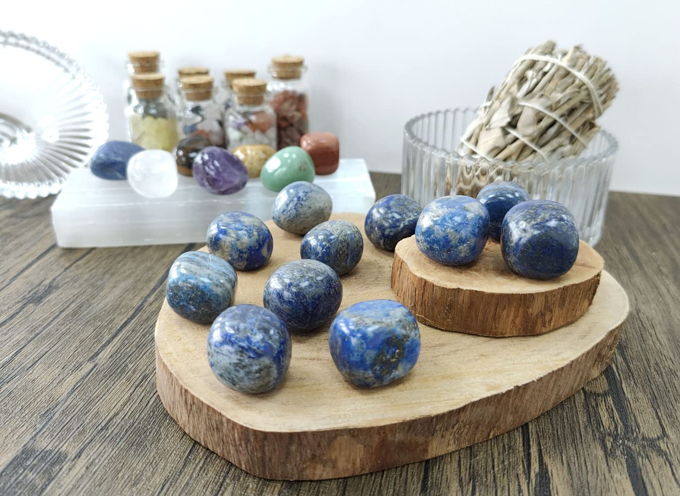 Maibaota Lapis Lazuli decorative crystals — eye-catching accents for shelves, hotspots, and craft projects.