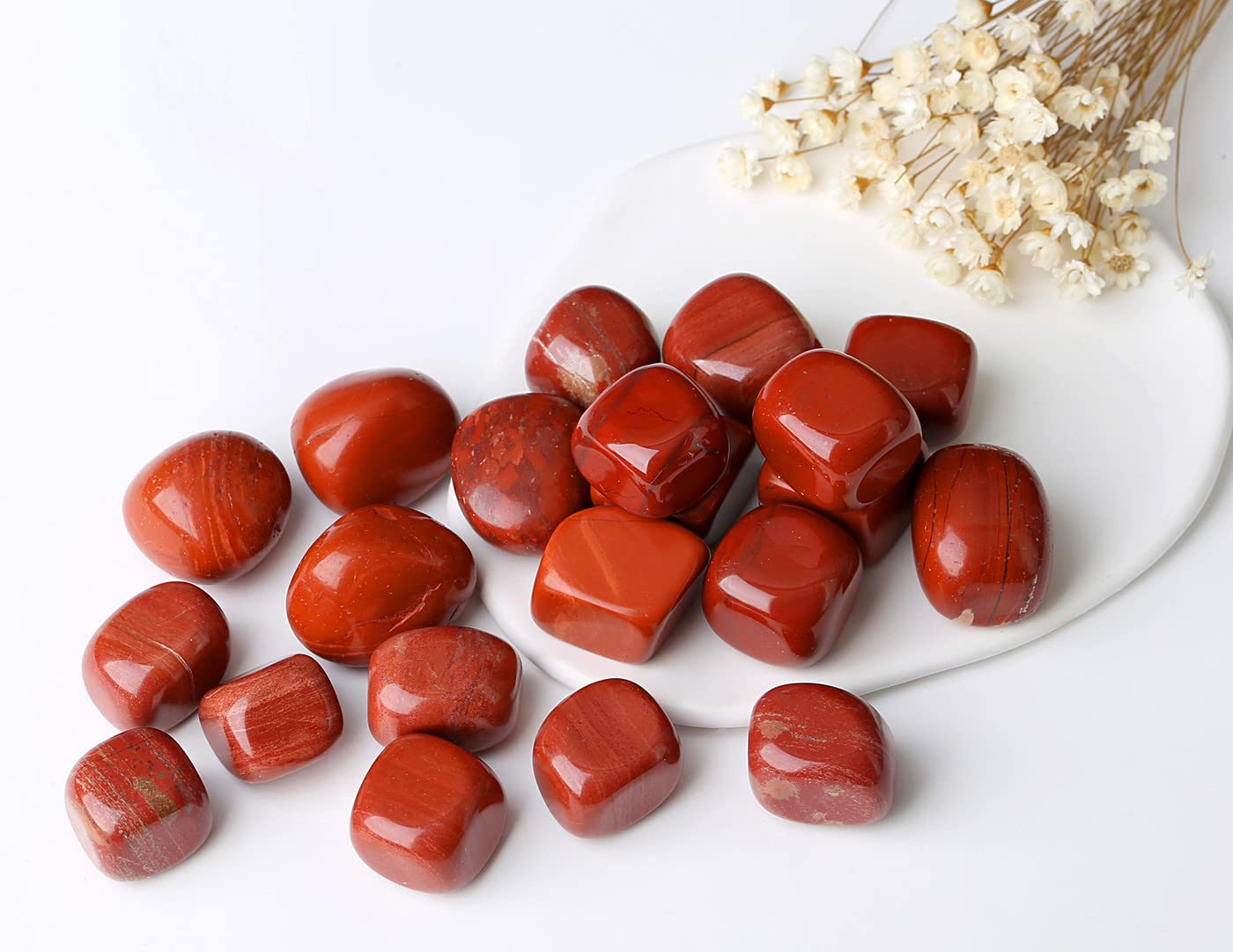 MAIBAOTA red jasper stones in mixed sizes for creative display.