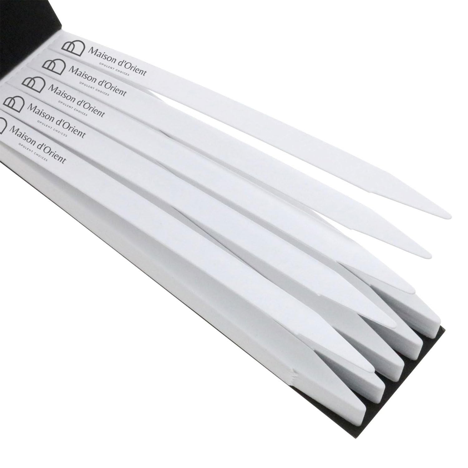 Maison d'Orient tear-away booklet open with 100 strips for quick comparisons
