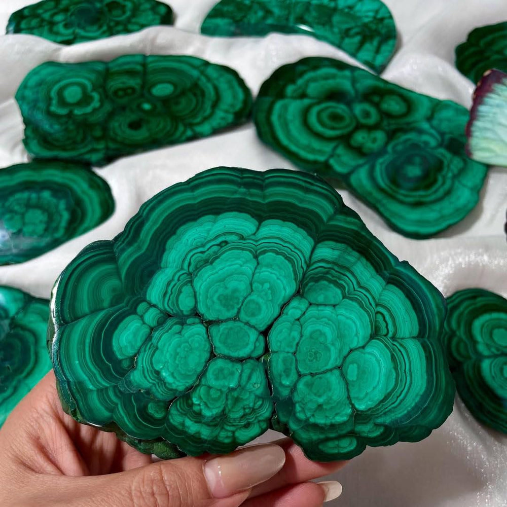 Malachite slab in an office grid enhances visual interest and focus.