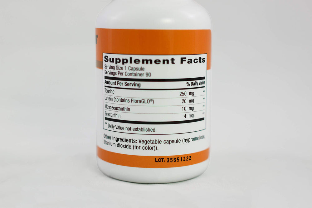 MaxiVision PRO Meso Formula capsules close-up, emphasizing convenient daily use.