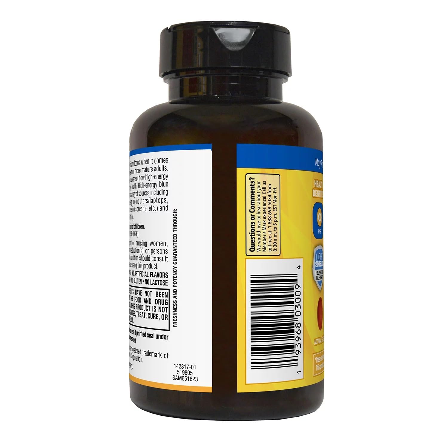 Members Mark lutein-zeaxanthin softgels on a clean tablet tray for daily use