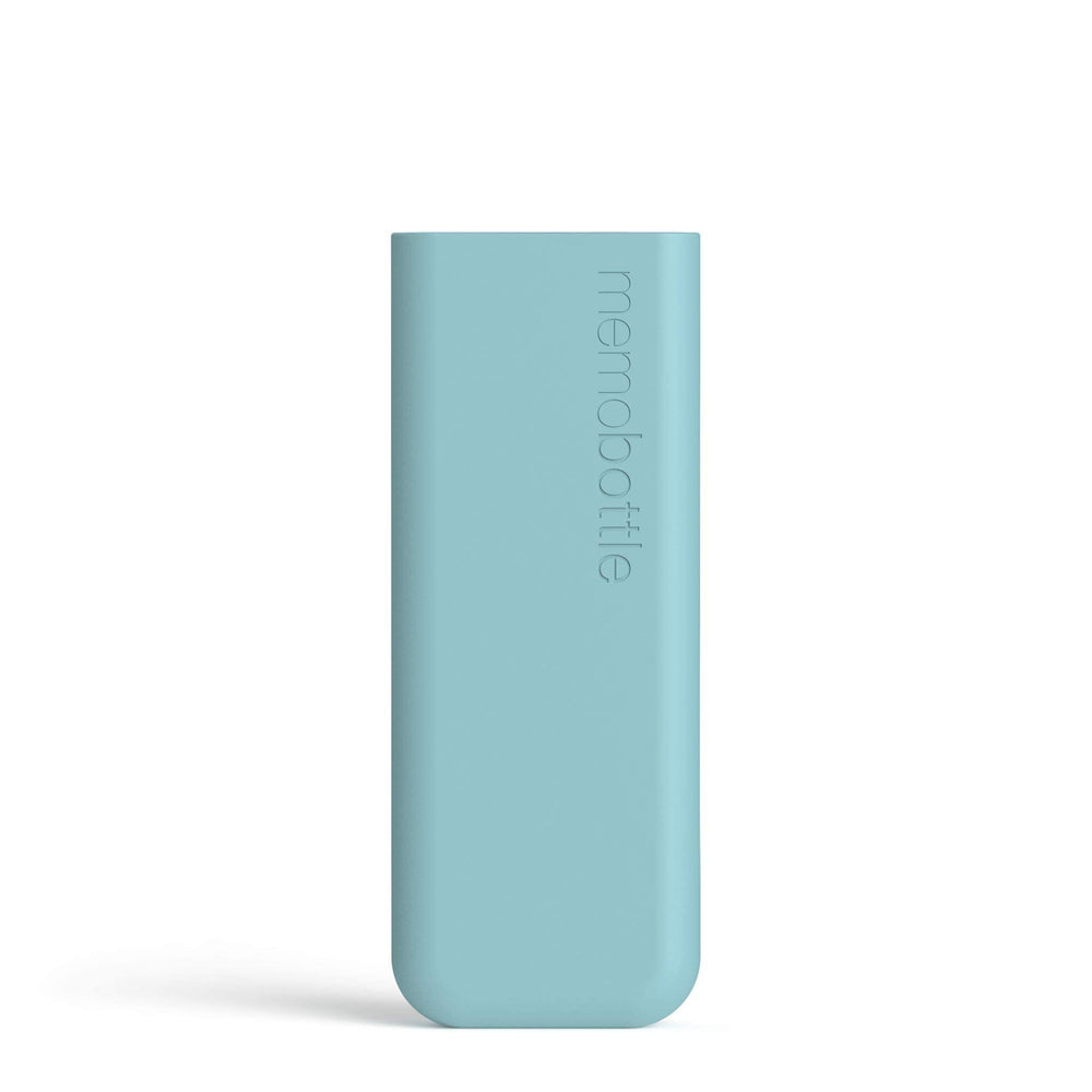 Memobottle SLIM silicone sleeve Sea Mist, back view showing protective edge.