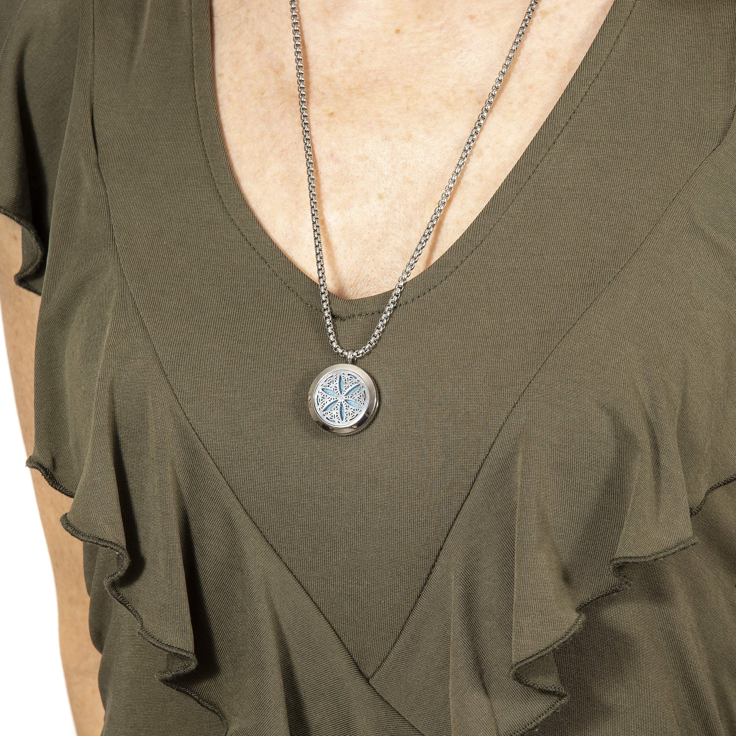 mEssentials on-the-go aromatherapy using diffuser necklace