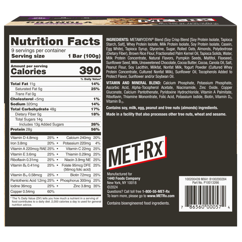 MET-Rx Big 100 Granola Bar chocolate chip close-up and texture.