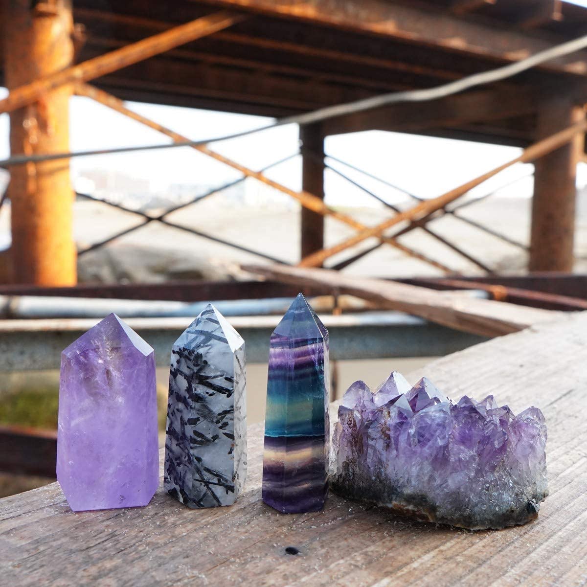 MIMOSA Healing Crystal Wands hand-polished crystals ensure a clean, chip-free look