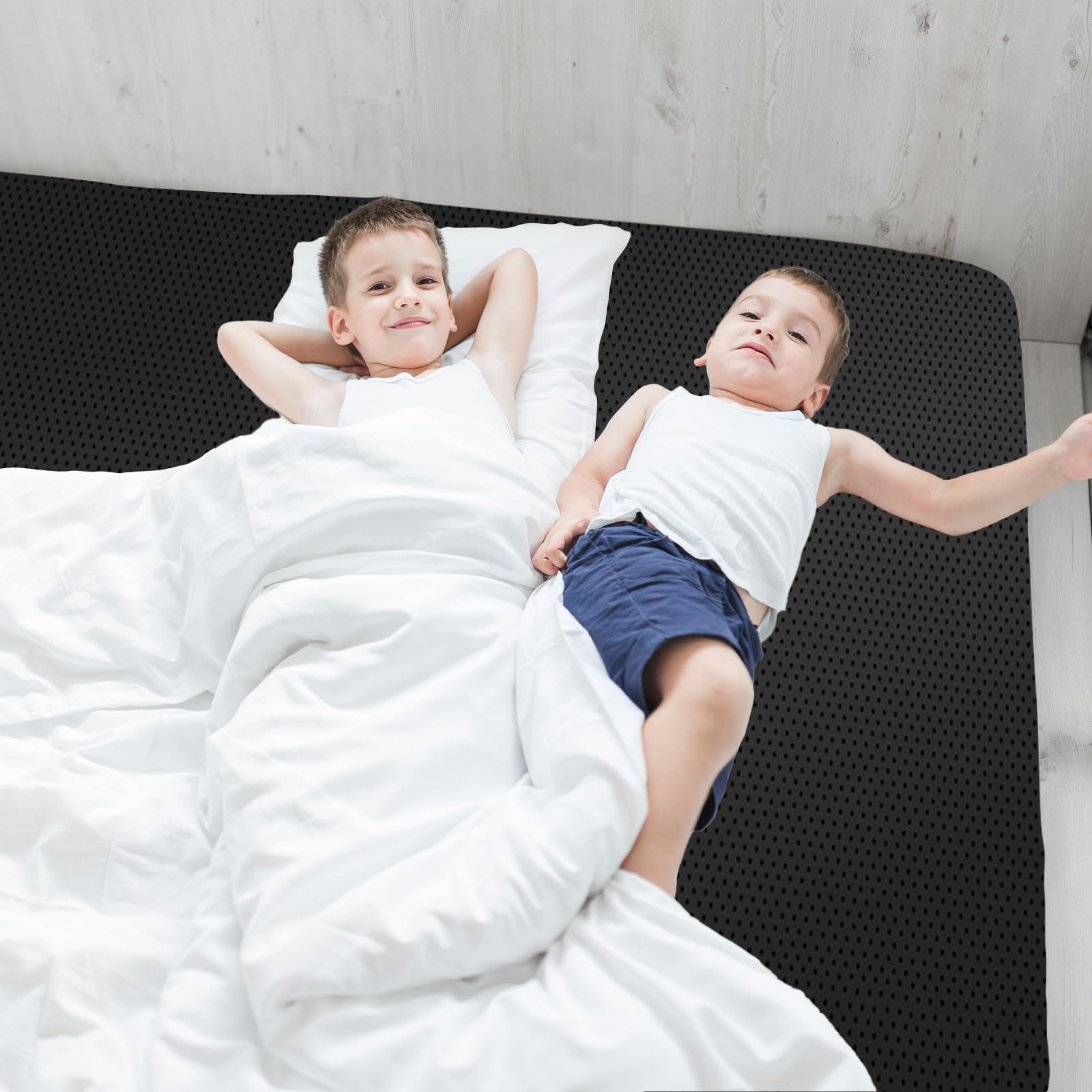 MINPWNP grounding bed mat close-up PU leather texture for breathable comfort.