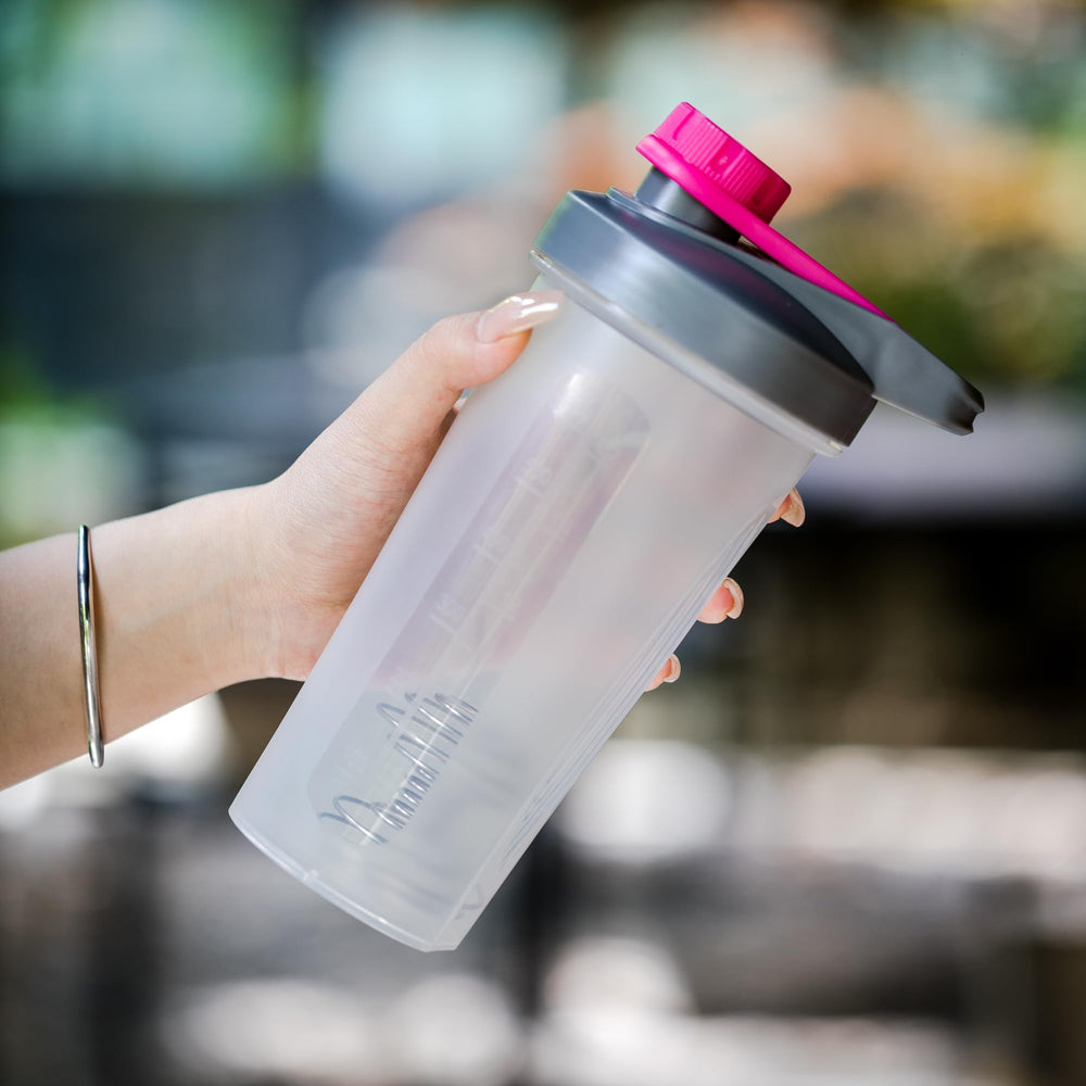 Mr. Pen 28oz protein shaker capacity for meals and shakes