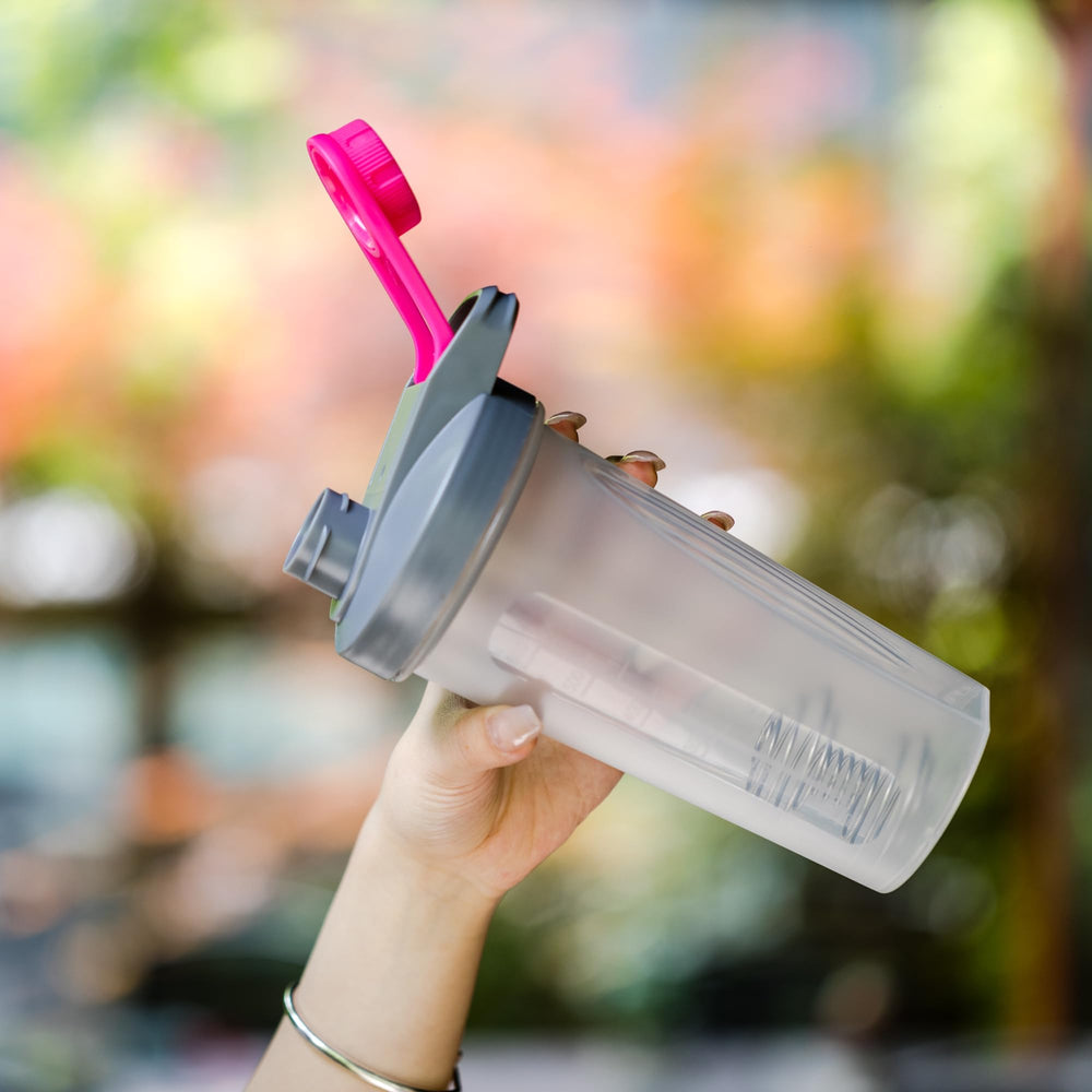 Mr. Pen gray-pink shaker design combines style and practicality