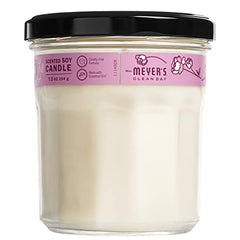 Soy-wax close-up shows clean burn and steady fragrance release.