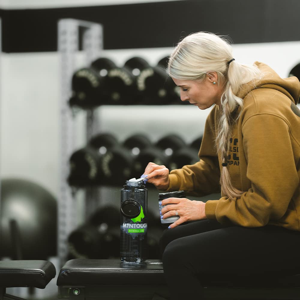 MTN OPS Creatine dissolving in water to support daily use.