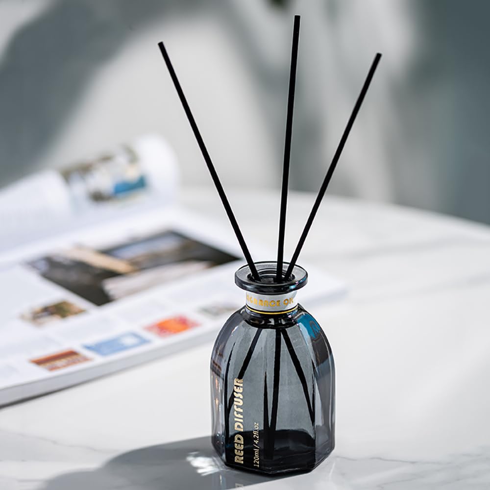 Muufuuser bottle features spill-proof stopper for mess-free setup