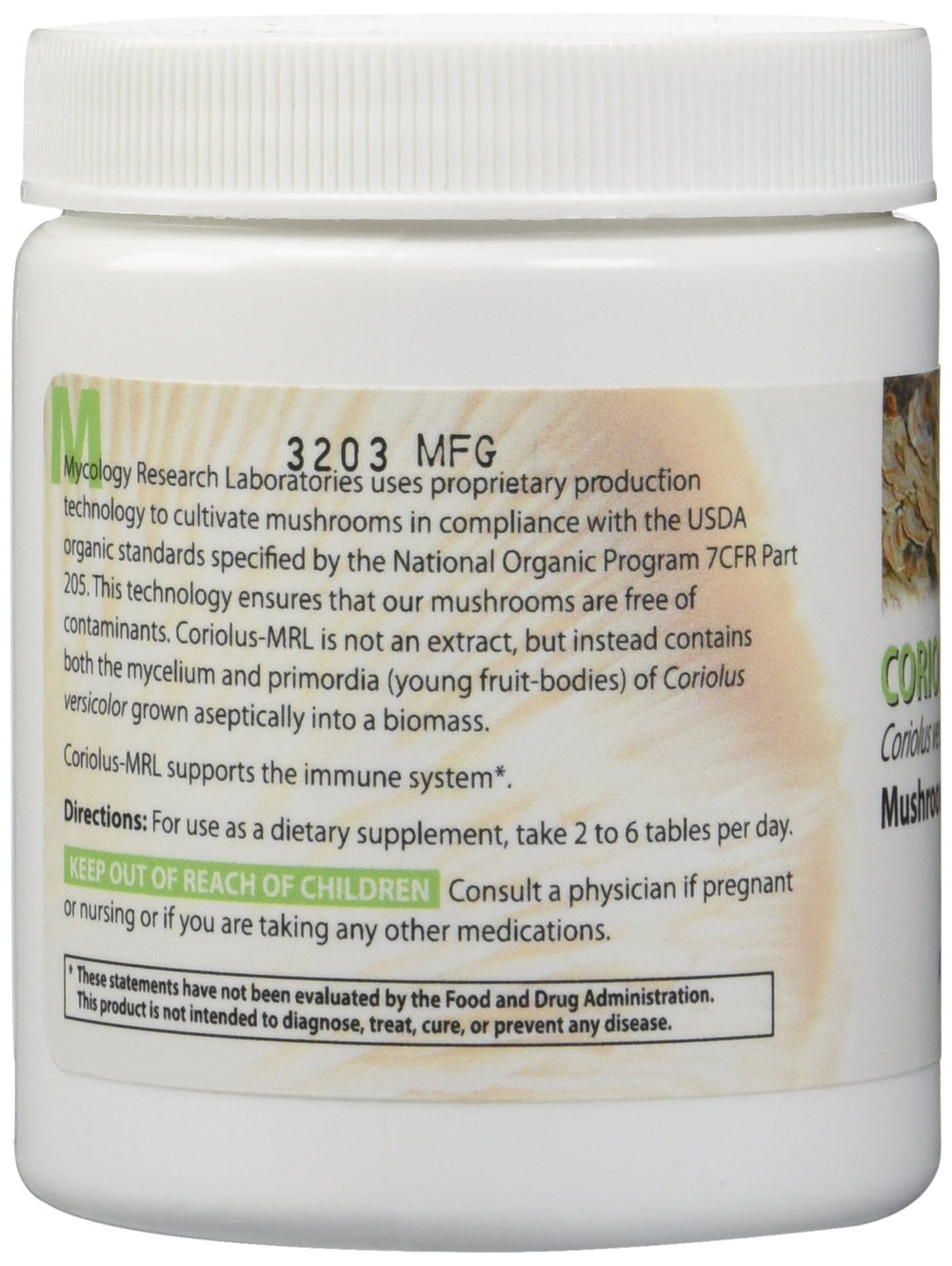 Coriolus Versicolor capsules close-up highlighting 500 mg per tablet for daily use.