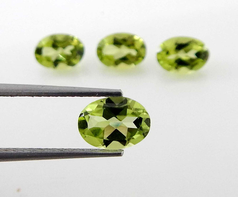 Myhealingworld Peridot oval 4x6mm close-up showing facet brilliance