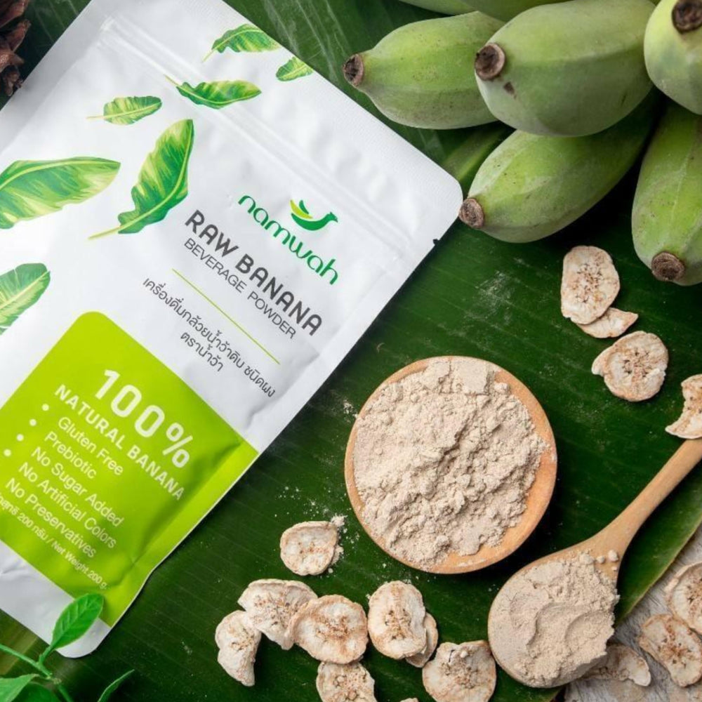Namwah Green Banana Powder scoop with water for an easy prebiotic drink.