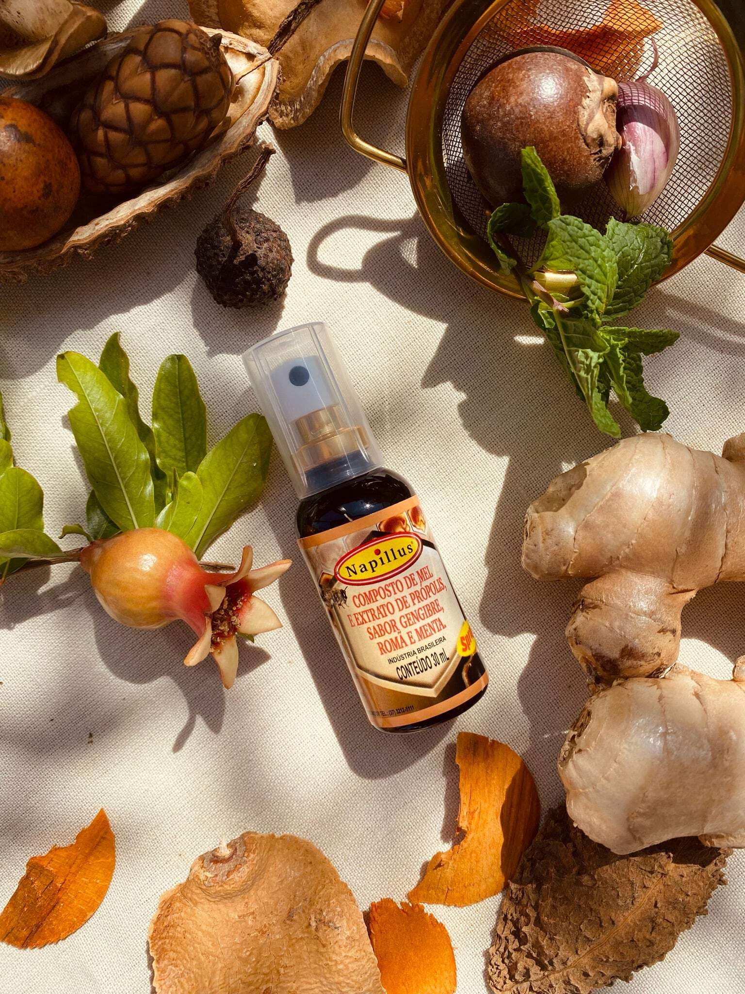 Mint aroma and ginger-pomegranate notes with immune-supporting blend.