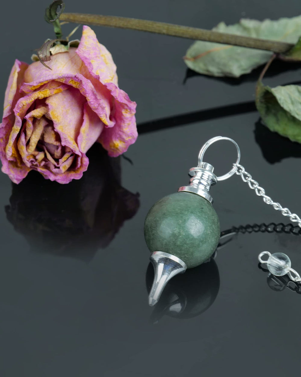 Crystal divination pendulum used for yes or no inquiries