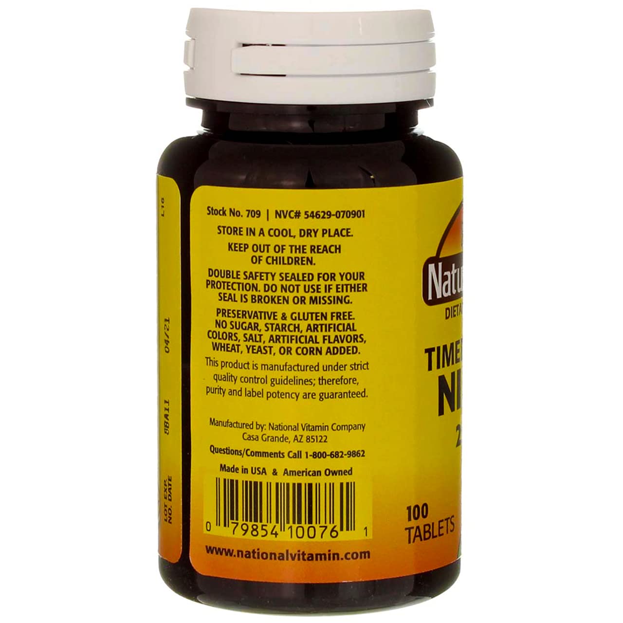 Nature's Blend Niacin Timed Release tablets close-up, easy-to-swallow design