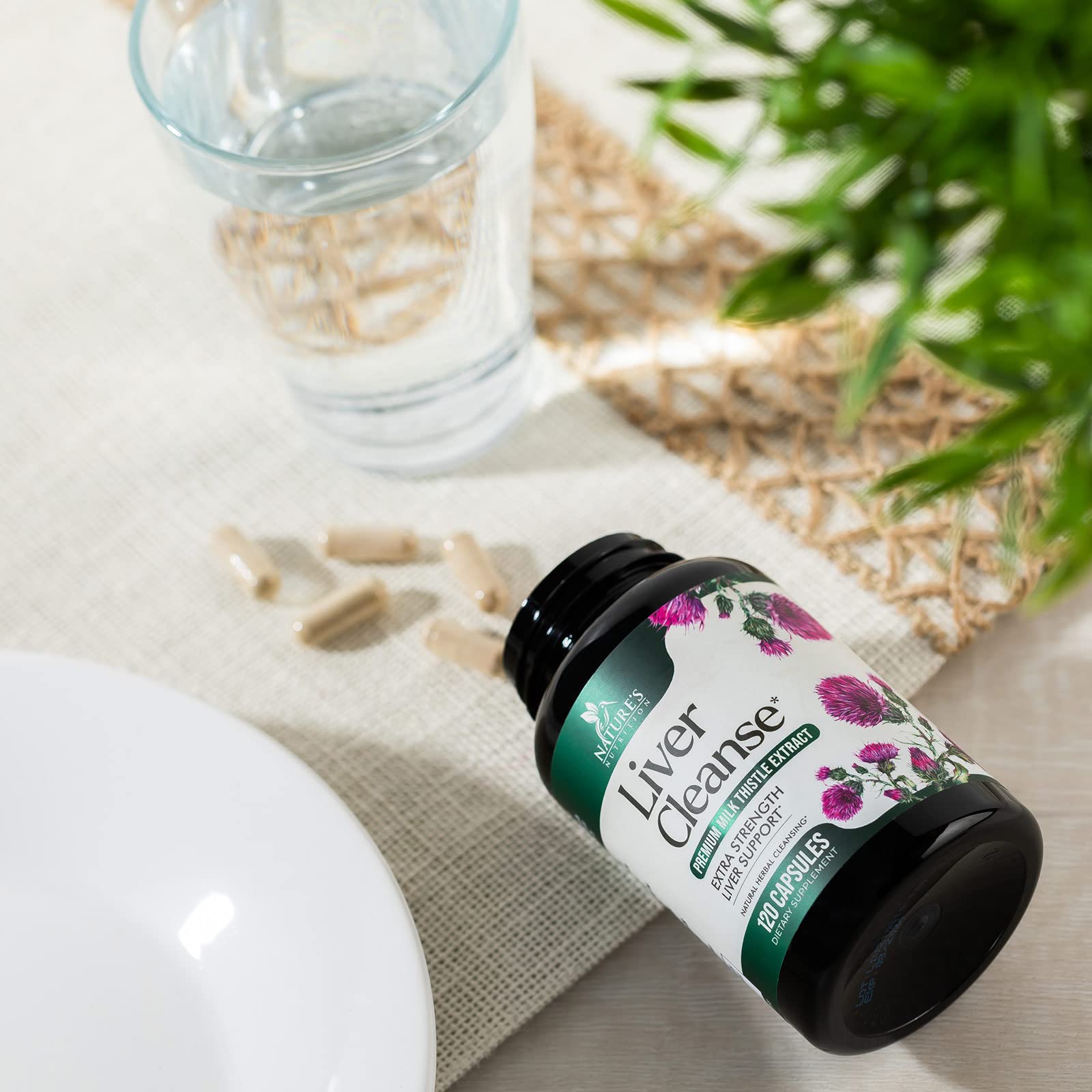 Packaging shows 120 veggie capsules for a month.
