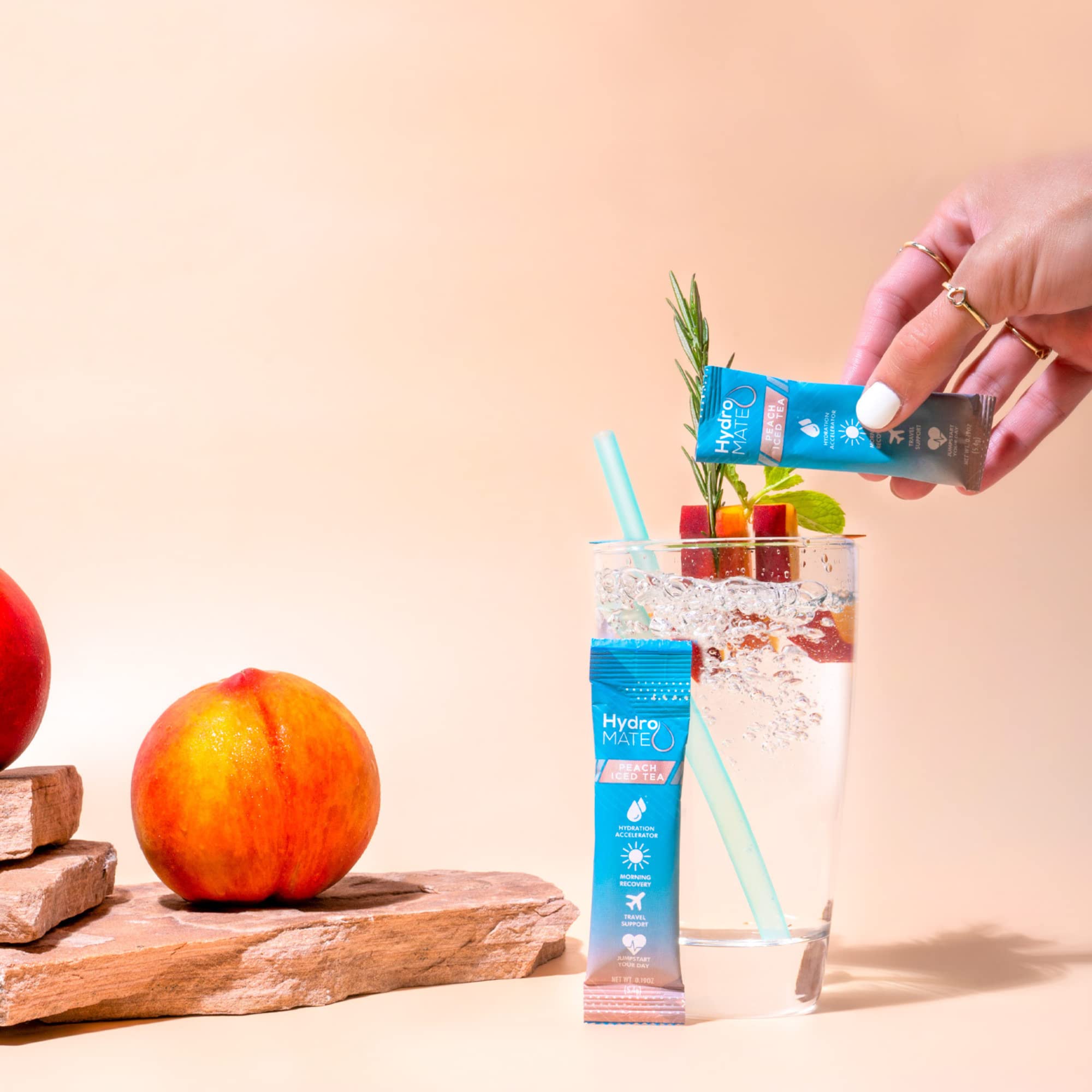 NatureWorks HydroMATE 30-count box highlights low sugar and no artificial colors.