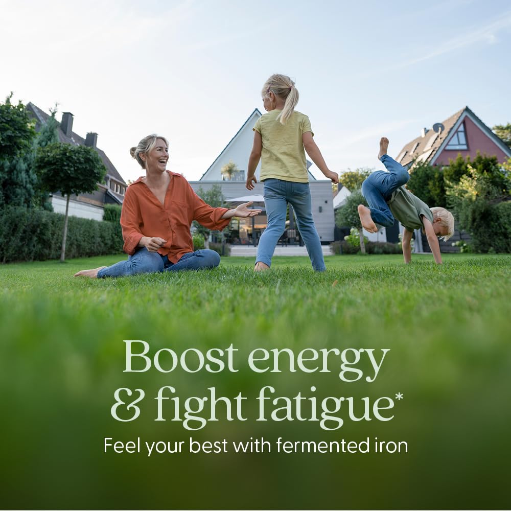 New Chapter Iron Supplement close-up of ingredients highlighting fermented nutrients.