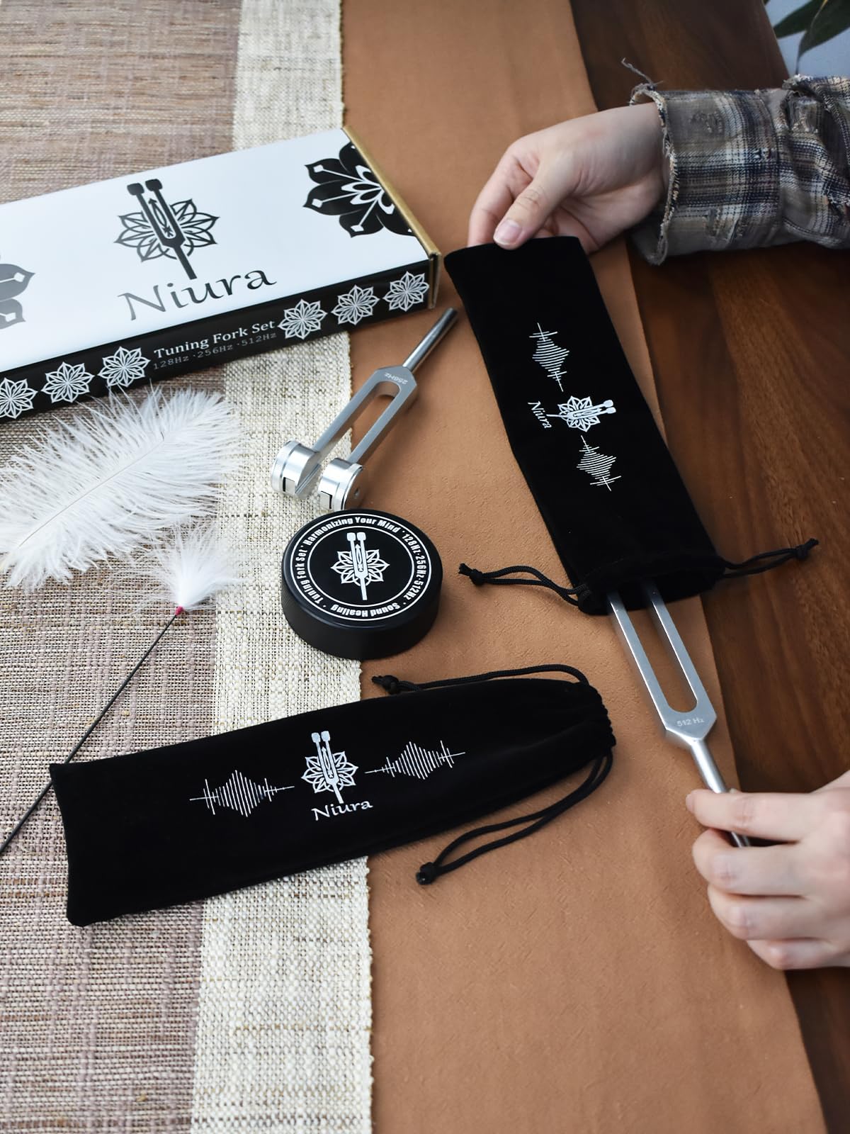 Niura gift-ready wellness set, perfect for wellness enthusiasts.