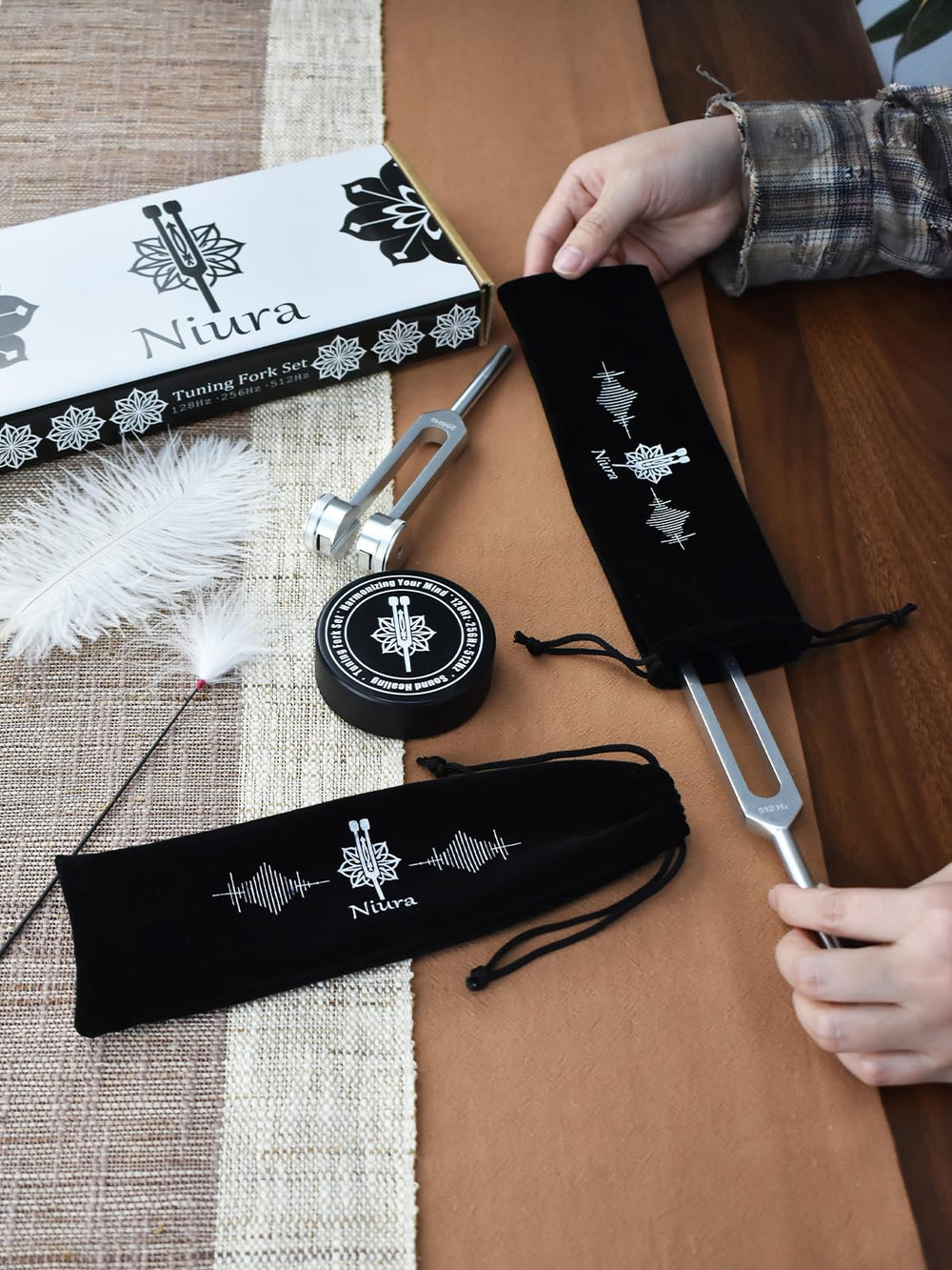 Niura gift-ready wellness set, perfect for wellness enthusiasts.