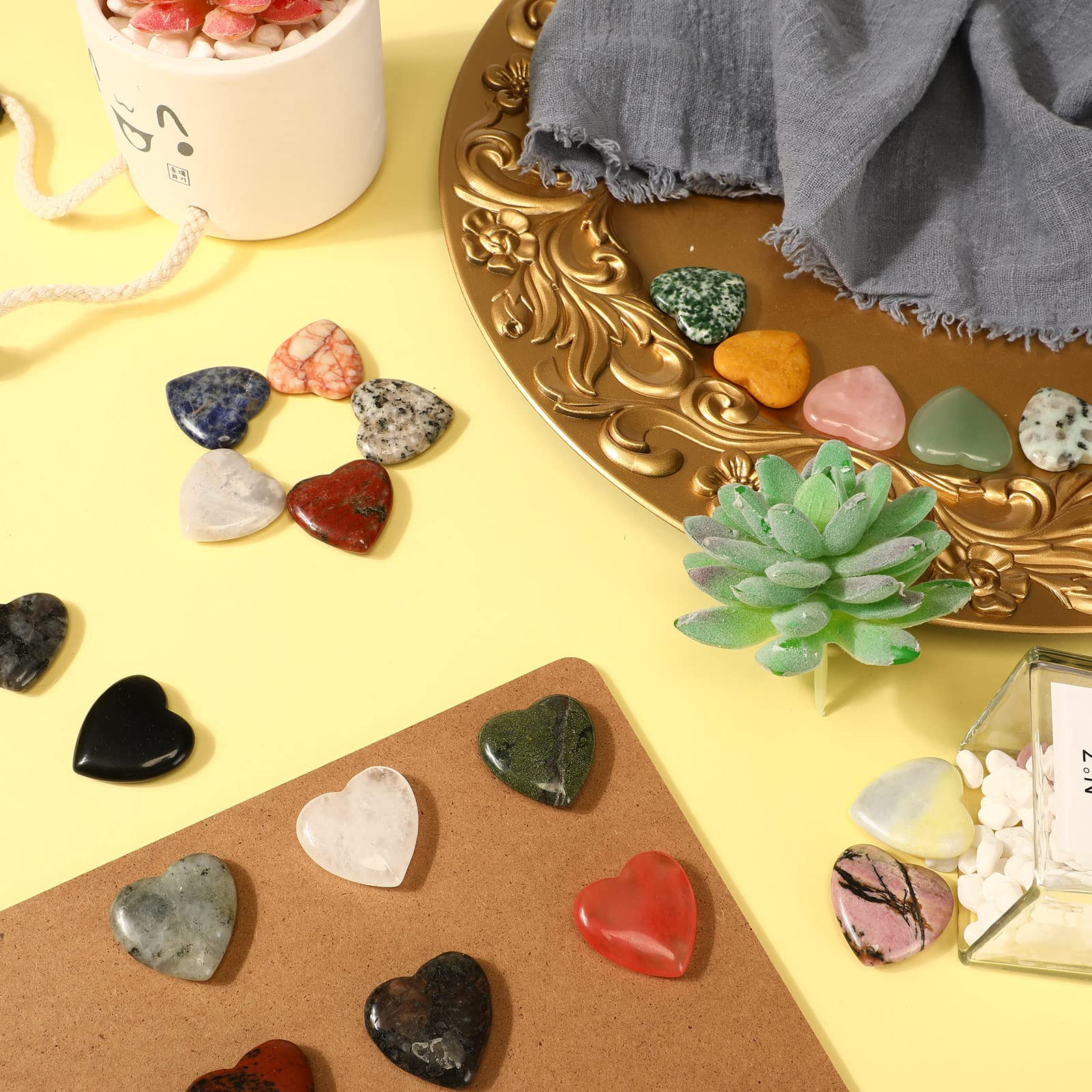 Nuenen giftable heart crystal pack, ready for gifting and personalized decoration.