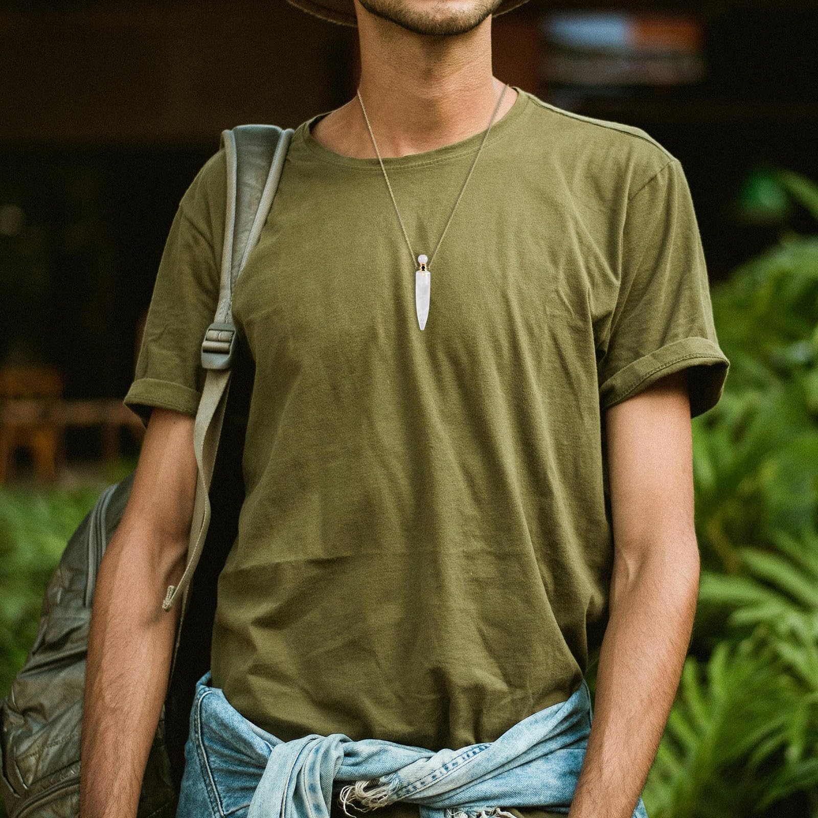 Nupuyai unisex diffuser necklace pairs with casual outfits