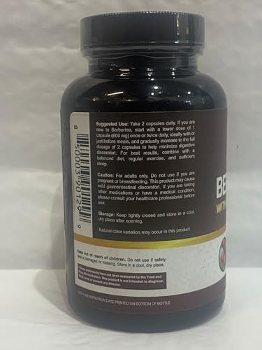Serving spoon with powder and capsules ready for use