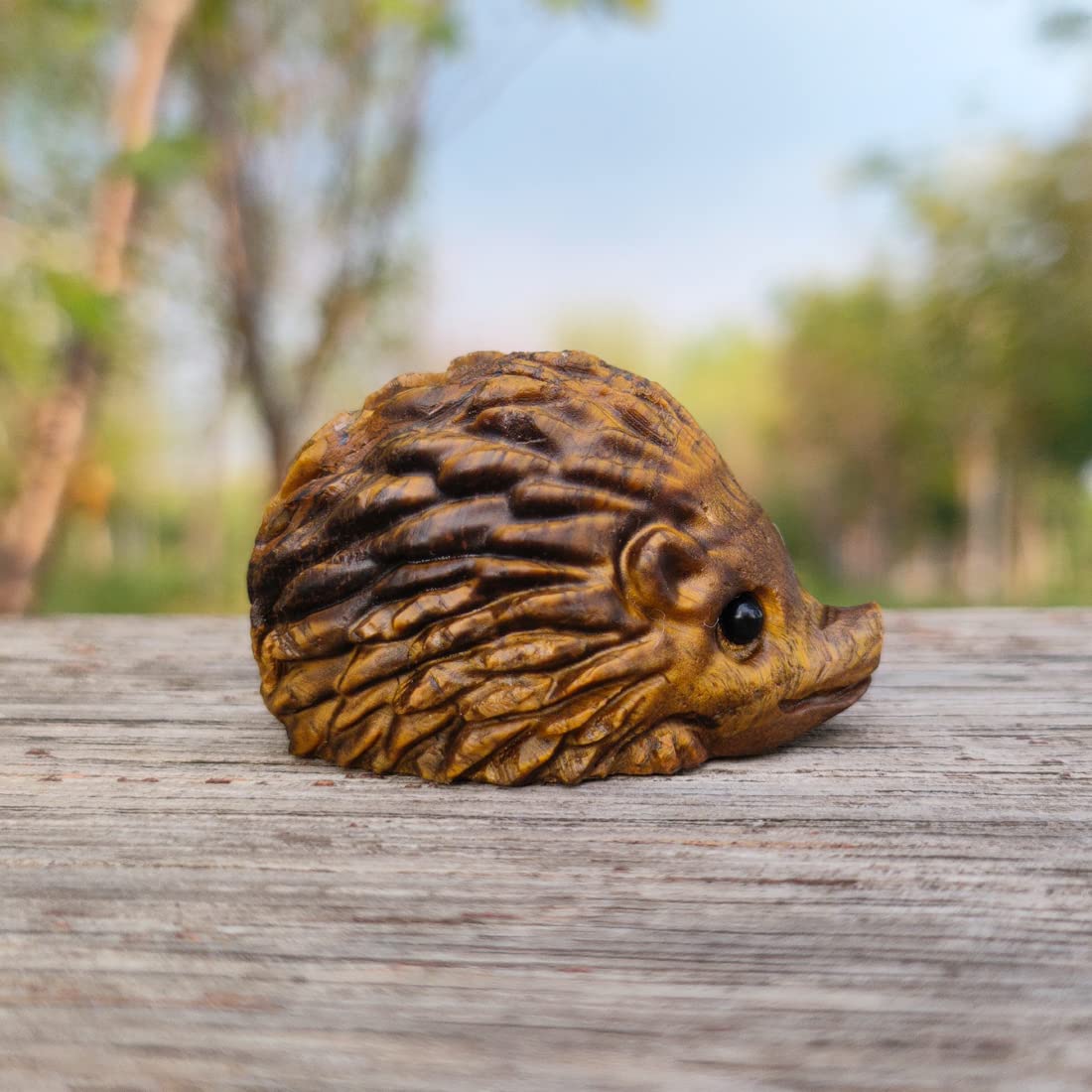 NUZUJX hand-carved hedgehog shows unique color variation for decor appeal