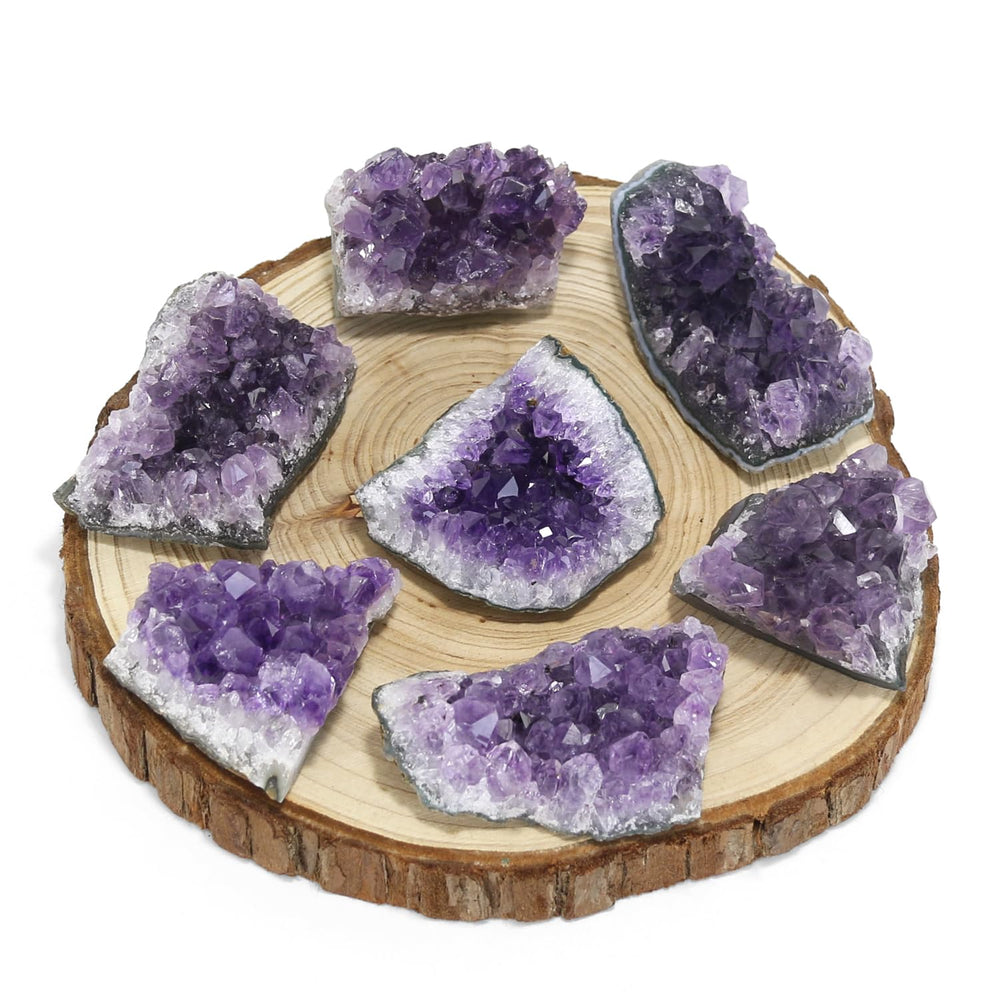Nvzi amethyst shelf decor blends style with natural energy.