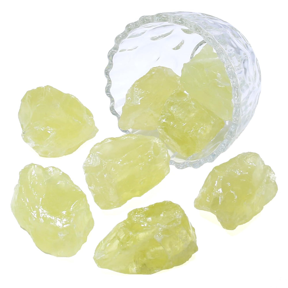 Nvzi citrine crystal close-up highlighting golden hues and natural beauty