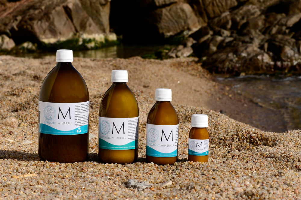 OM Organic Minerals droplet visual indicating simple dispersion into drinks.
