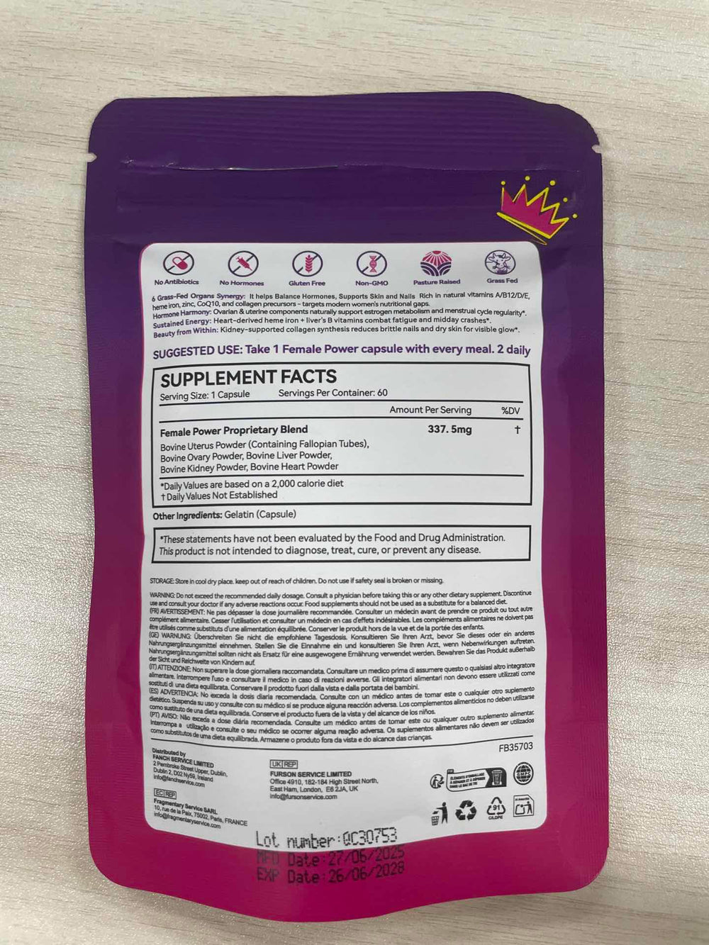 Onznoz bottle close-up highlighting easy-to-swallow capsules