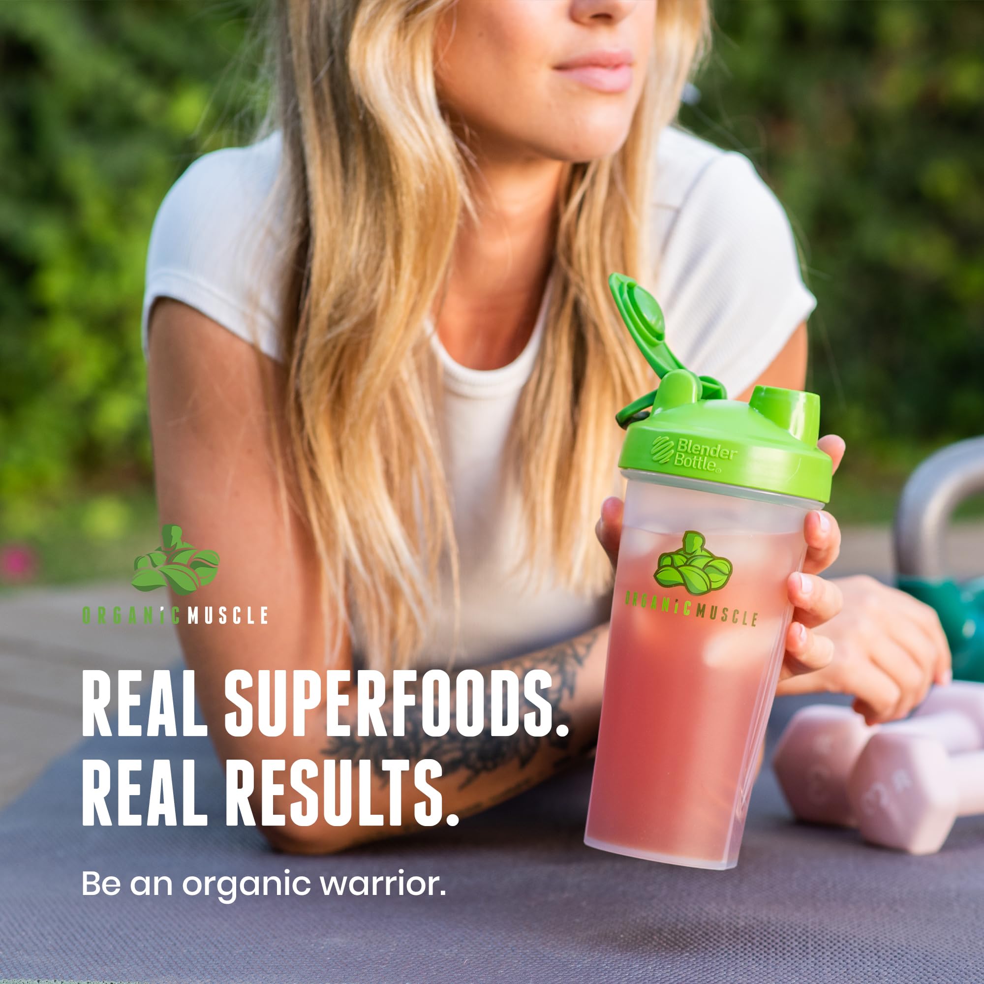 Organic Muscle Reds Powder close-up with beetroot imagery.
