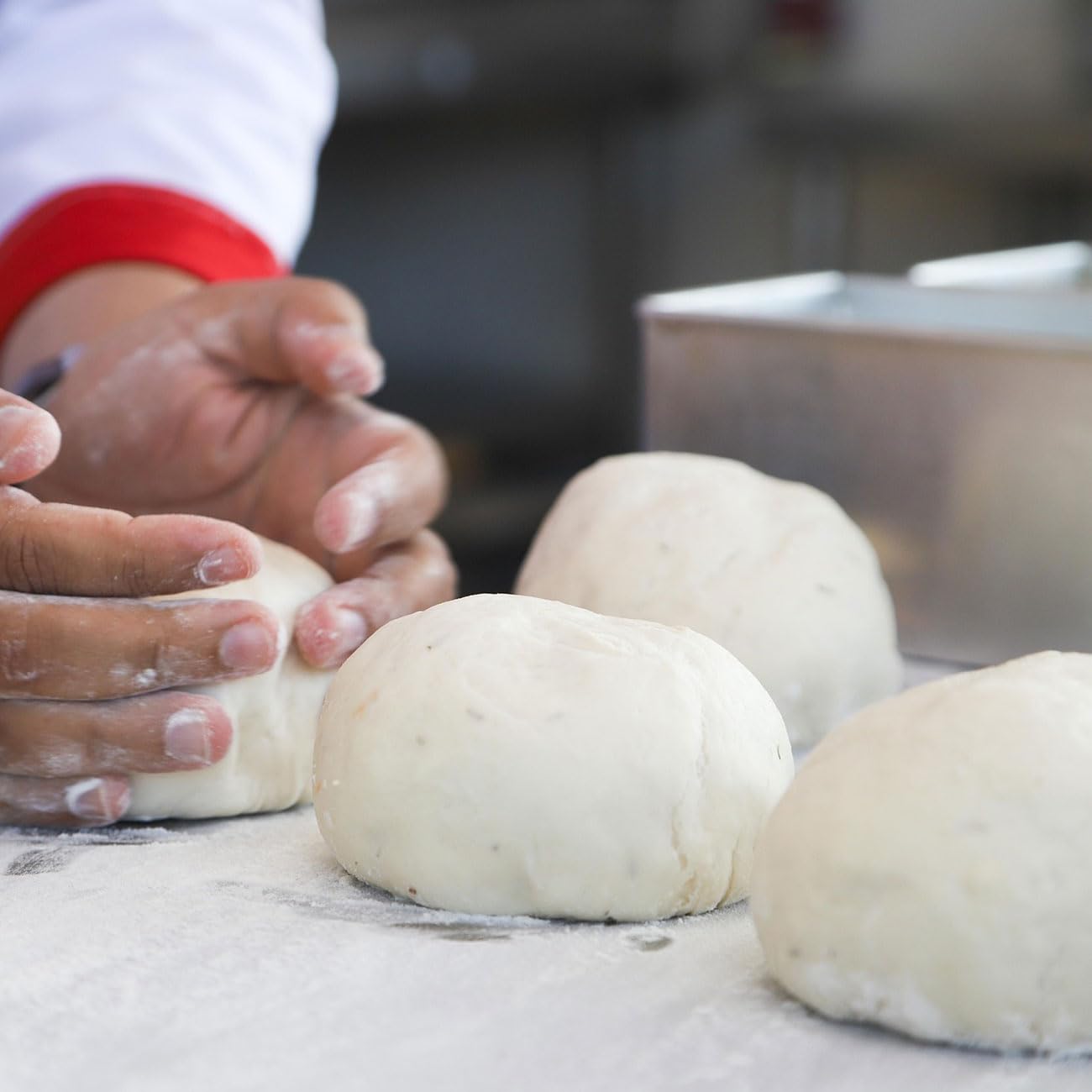 Orgnisulmte label emphasizing gluten-free and non-GMO ingredients for clean recipes