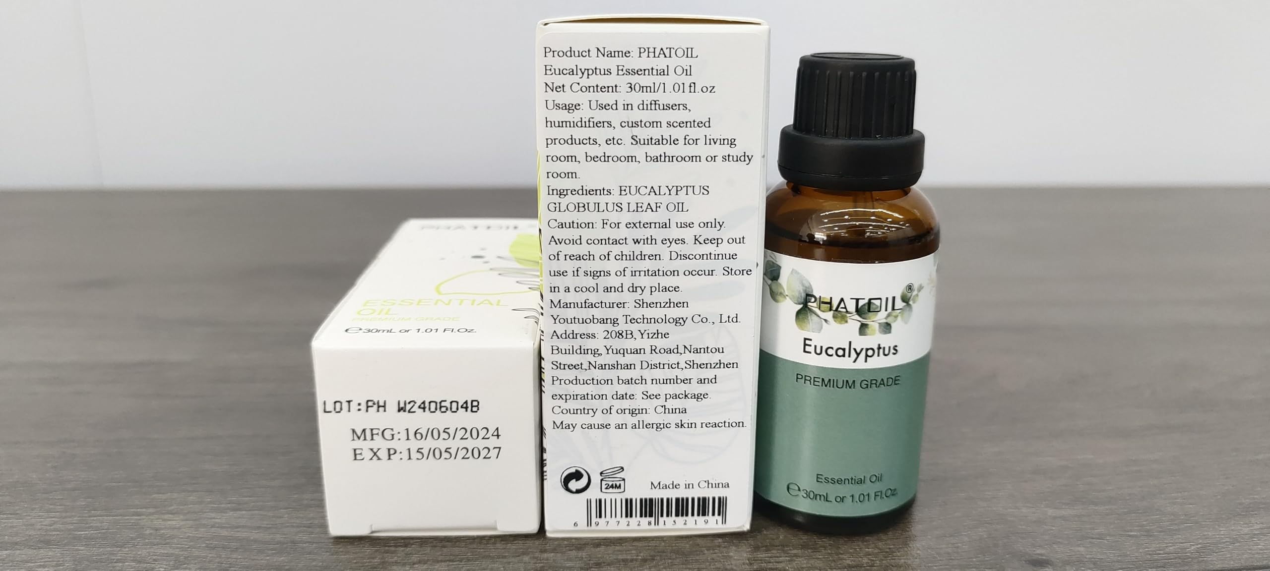 PHATOIL eucalyptus oil in bath bombs for a spa-like experience.