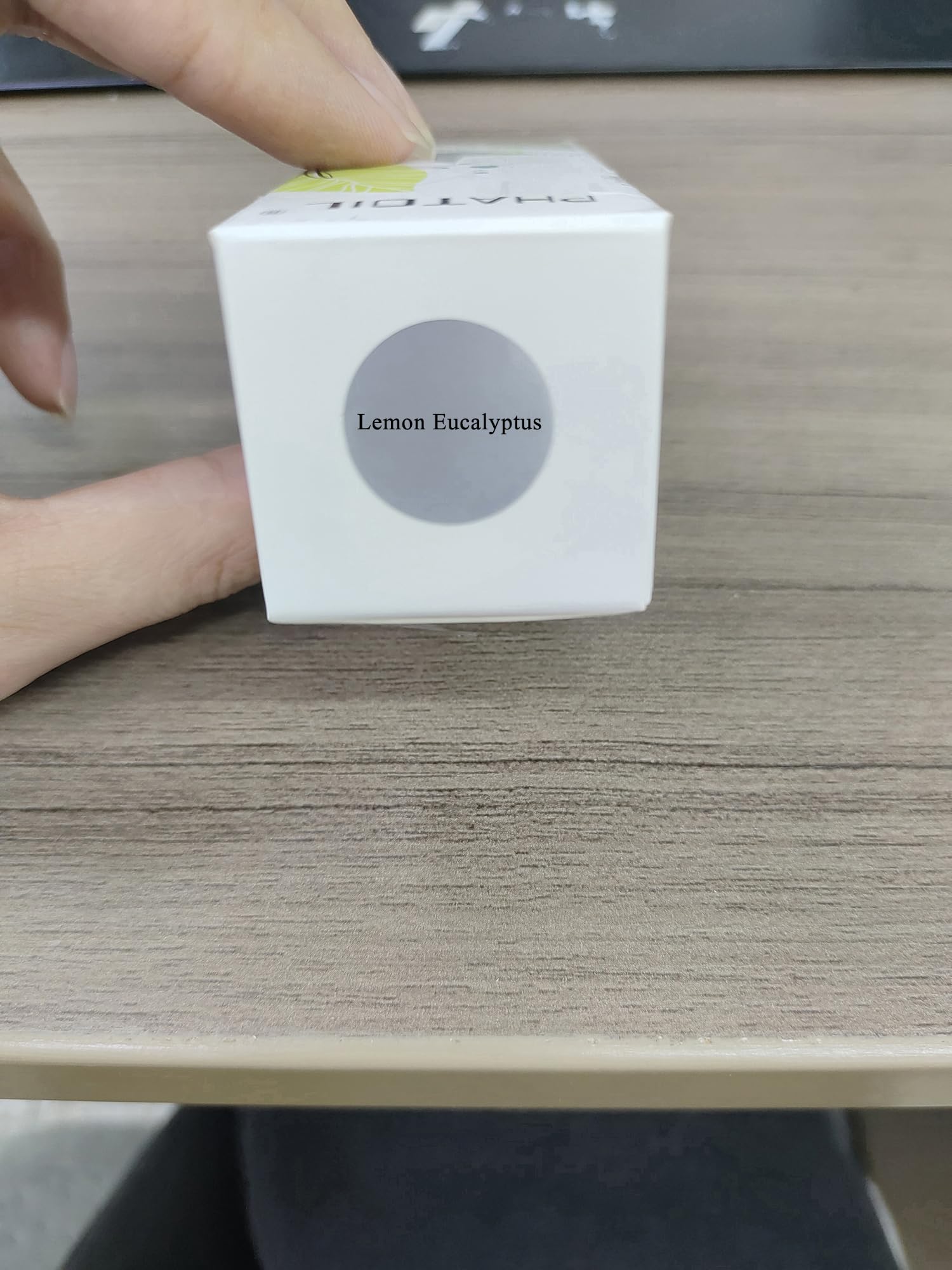 PHATOIL Lemon Eucalyptus packaging as a gift-ready box