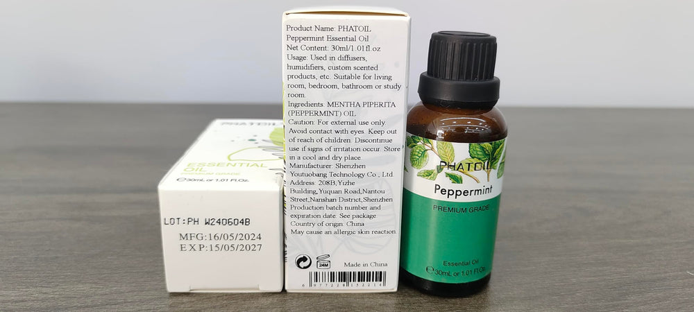 PHATOIL Peppermint Essential Oil close-up label details.