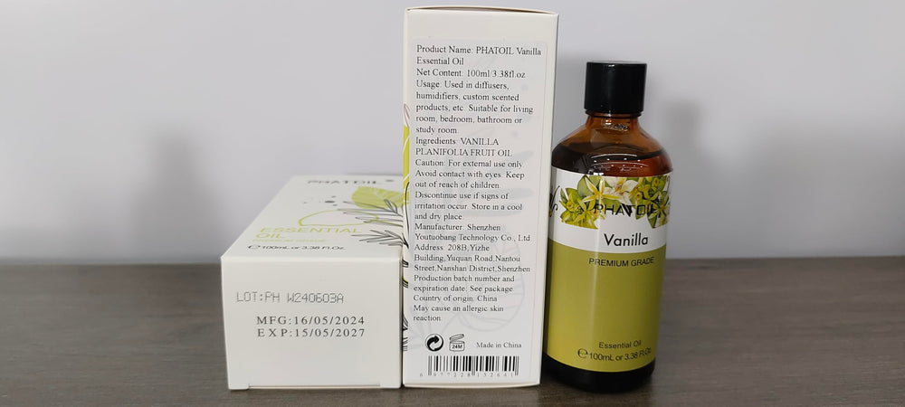 PHATOIL vanilla oil packaging highlights quality and purity.