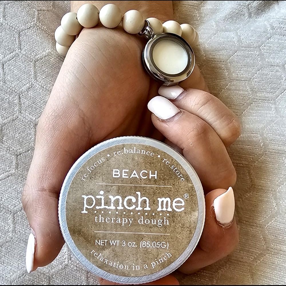 Pinch Me dough duo Beach pack emits sea-inspired aroma for mood lift.