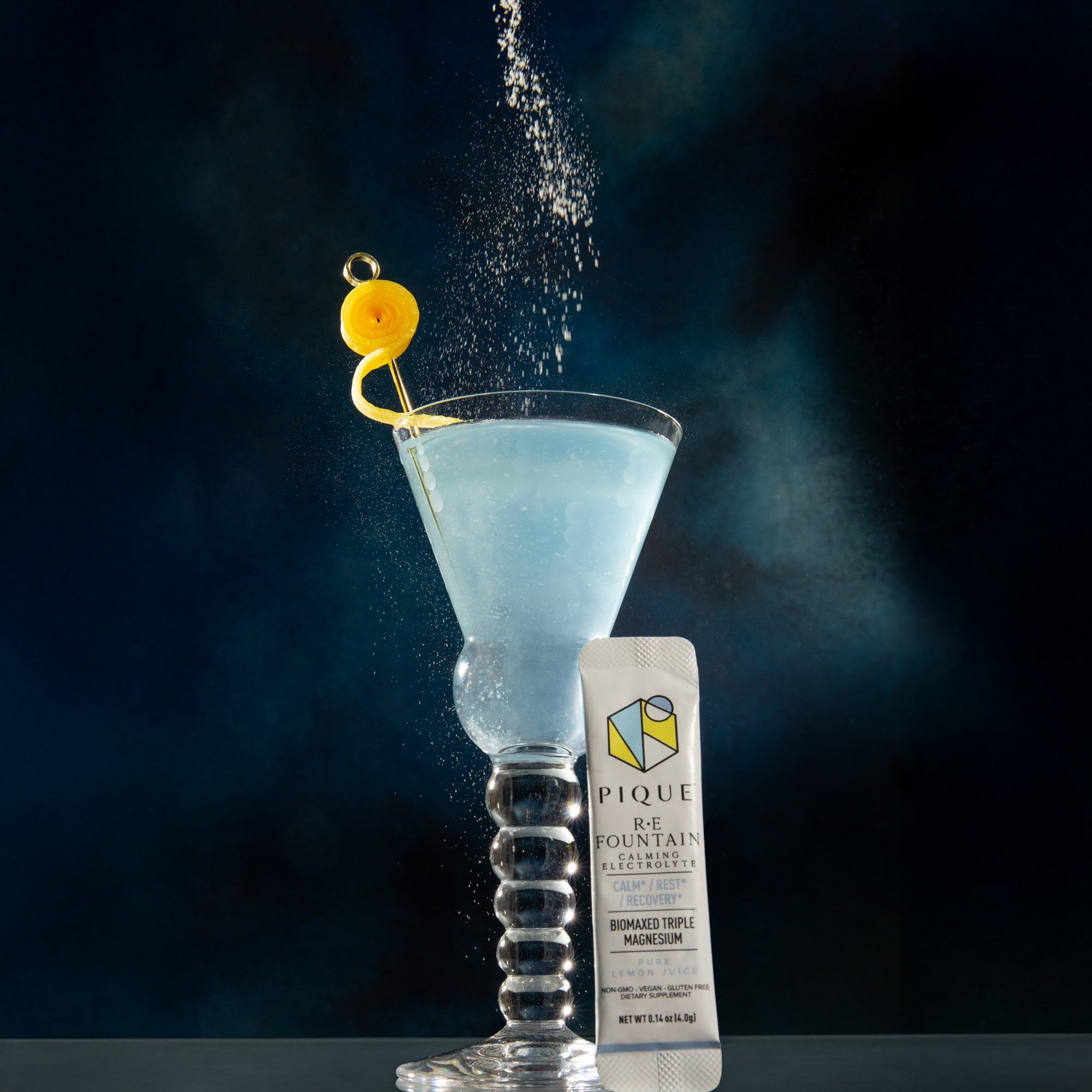 PIQUE RE Fountain lemongrass flavor sticks highlighting refreshing, sugar-free hydration.