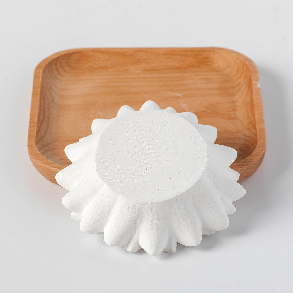 Plant Therapy sunflower diffuser desk setup delivering gentle aromatherapy during work.