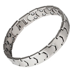 QIAOZILI magnetic bracelet close-up showing double-row magnets for everyday style.