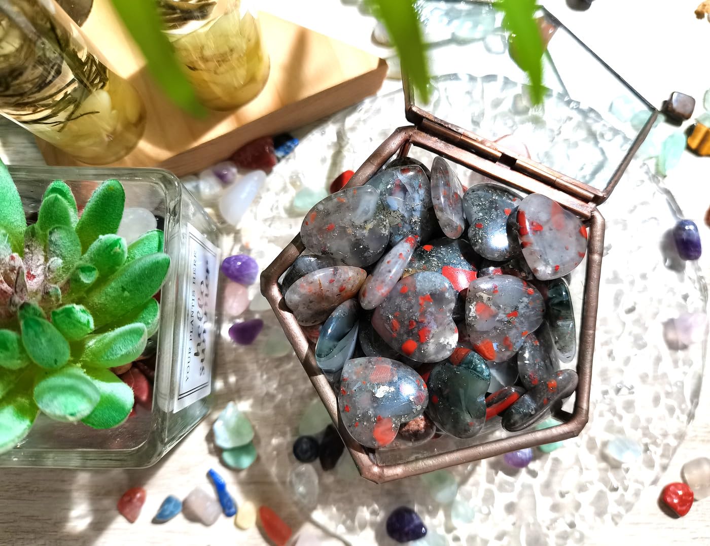 QINJIEJIE Handmade crystal heart for DIY crafts and decor accents.