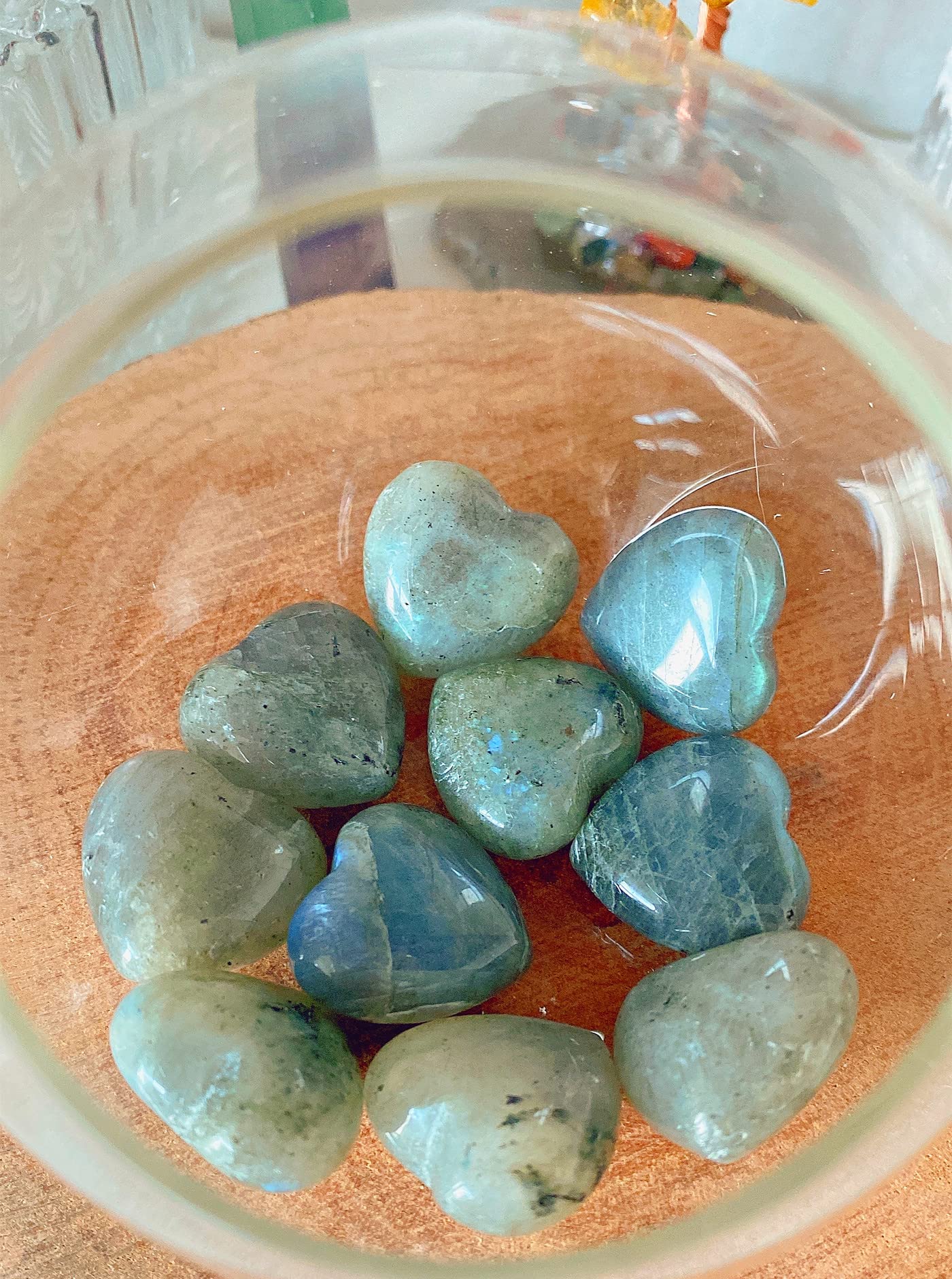 QINJIEJIE gift-ready packaging and heart stones for mindful moments