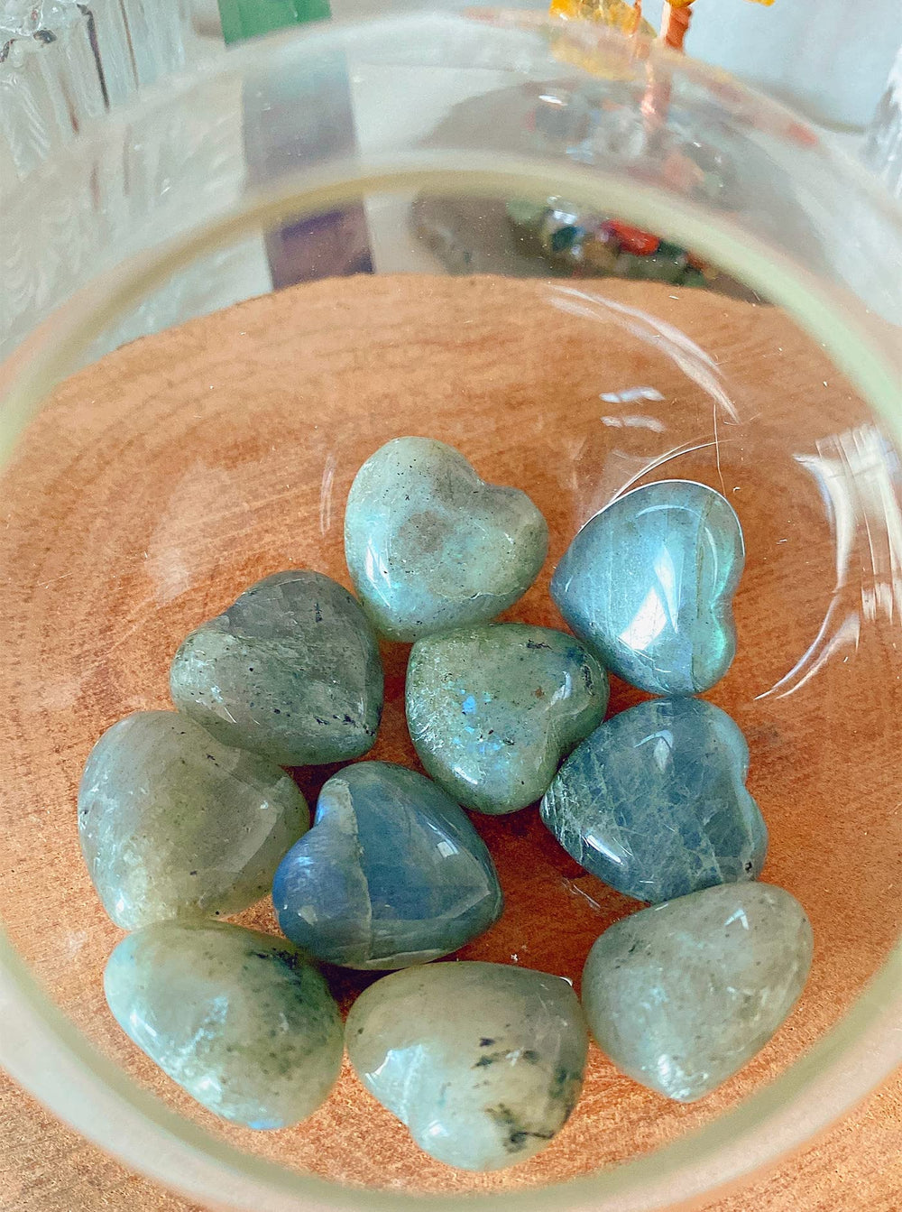QINJIEJIE gift-ready packaging and heart stones for mindful moments